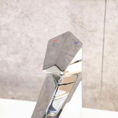 ARROW Modern Brass Polished Single-Hole Deck-Mounted Basin Mixer Faucet with 5-Year Warranty and Ceramic Valve Core